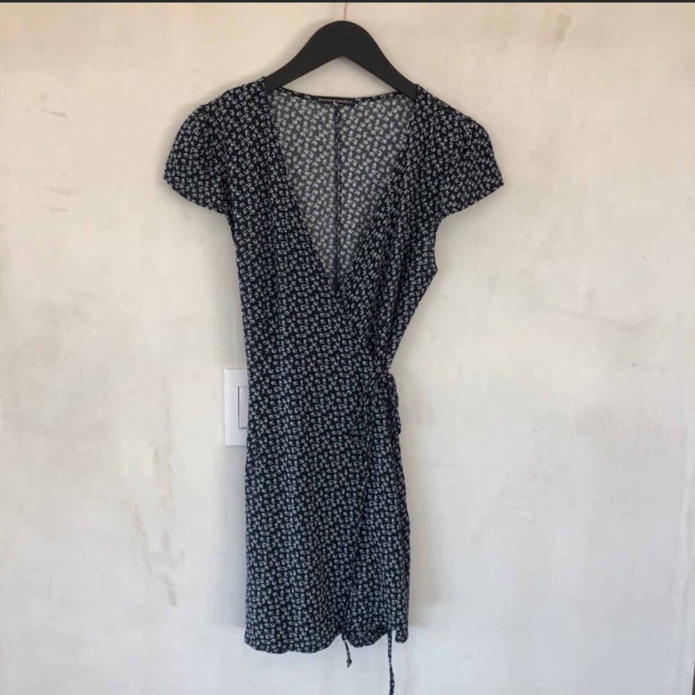 Brandy Melville Robbie dress navy blue floral